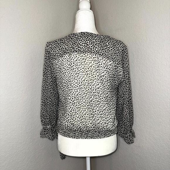 Abercrombie & Fitch Chiffon Wrap Blouse Womens Large White Black Leopard Print - Picture 3 of 7